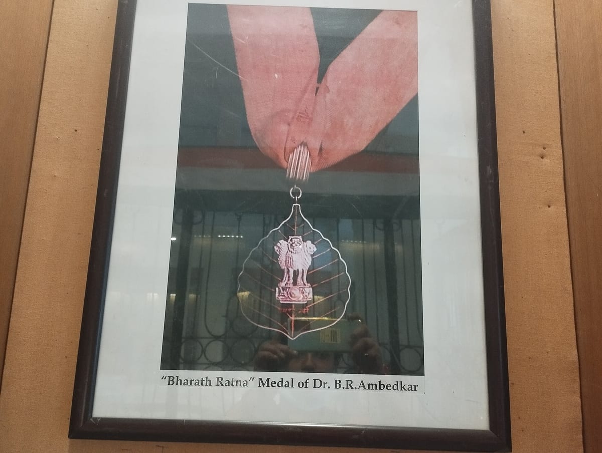 A Bharat Ratna medal