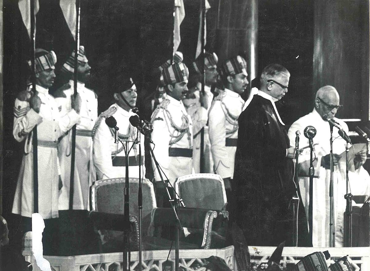 1969 ਵਿੱਚ ਸੰਸਦ ਭਵਨ ਵਿੱਚ ਵਰਾਹਗਿਰੀ ਵੈਂਕਟ ਗਿਰੀ ਦੇ ਰਾਸ਼ਟਰਪਤੀ ਵਜੋਂ ਸਹੁੰ ਚੁੱਕਣ ਦੀ ਬਲੈਕ ਐਂਡ ਵ੍ਹਾਈਟ ਤਸਵੀਰ