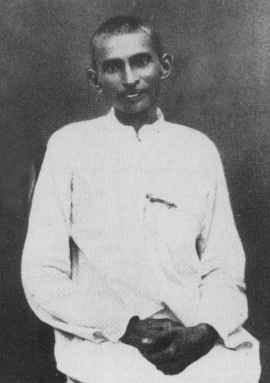 Gandhi in simple satyagrahi clothes in South Africa, 1913 or 1914