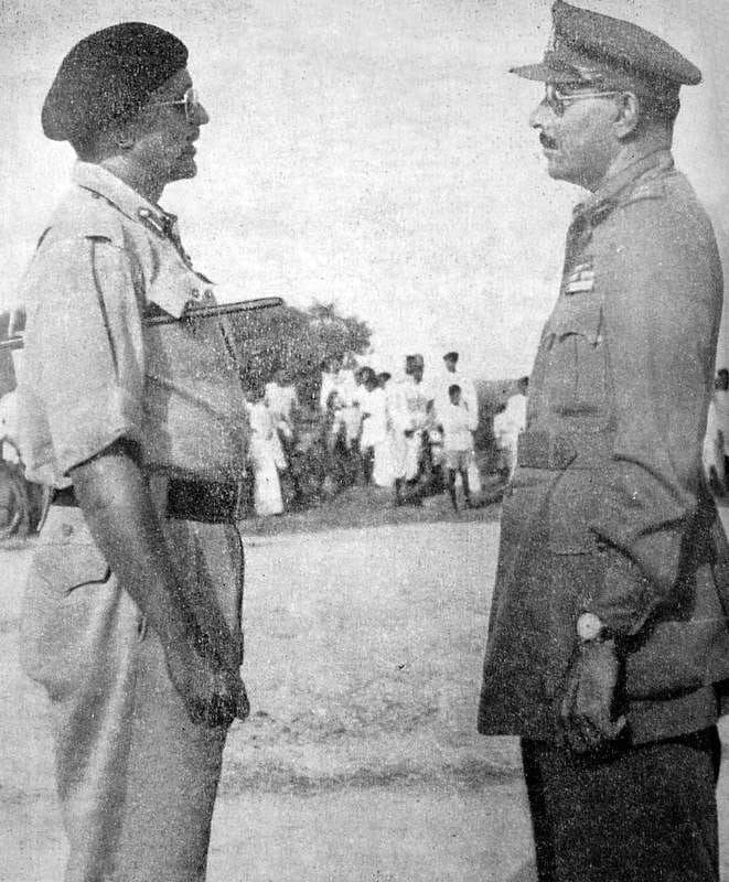 1948 ਵਿੱਚ ਹੈਦਰਾਬਾਦ ਦੀਆਂ ਫ਼ੌਜਾਂ ਦੇ ਆਤਮ-ਸਮਰਪਣ ਸਮੇਂ ਵਰਦੀ ਵਿੱਚ ਦੋ ਫ਼ੌਜੀ ਅਫ਼ਸਰ