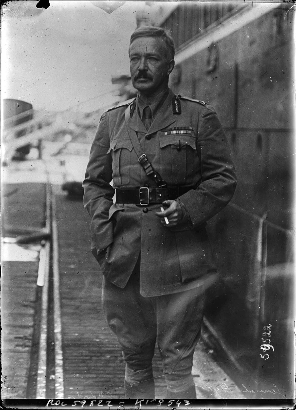 ਵਰਦੀ ਵਿੱਚ ਜਨਰਲ ਰੇਜੀਨਲਡ ਡਾਇਰ ਦੀ 1920 ਦੀ ਅਖ਼ਬਾਰੀ ਫ਼ੋਟੋ