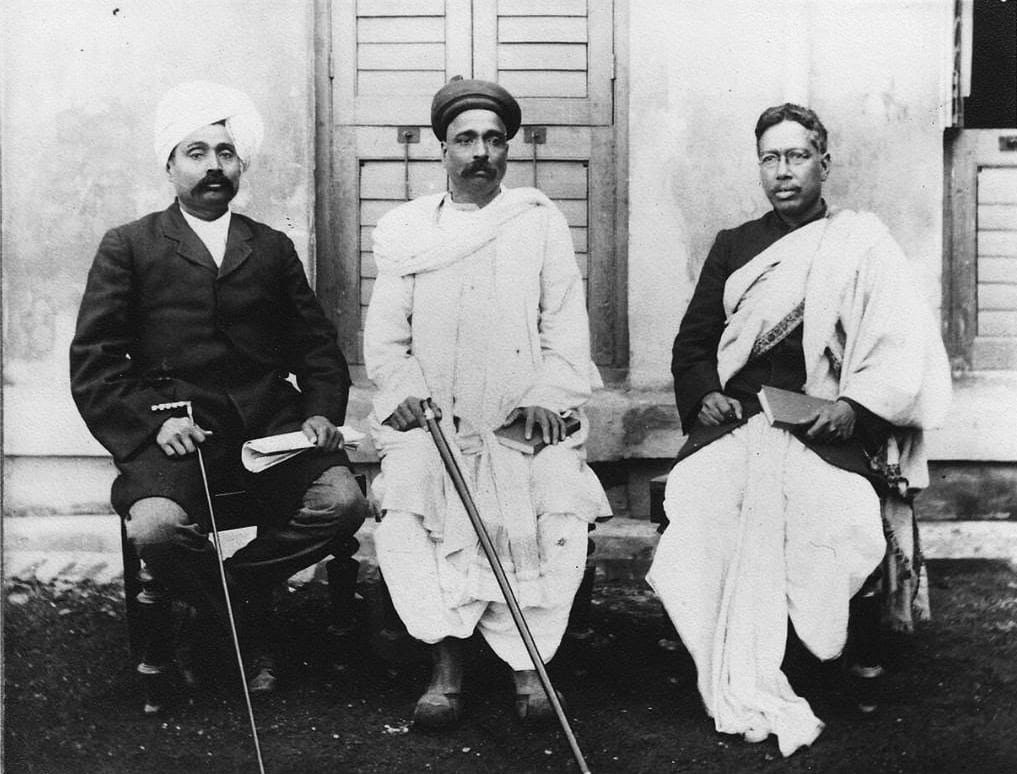 ਤਿੰਨ ਆਗੂਆਂ ਦੀ ਪੁਰਾਣੀ ਸਾਂਝੀ ਤਸਵੀਰ: ਲਾਲਾ ਲਾਜਪਤ ਰਾਏ, ਬਾਲ ਗੰਗਾਧਰ ਤਿਲਕ ਅਤੇ ਬਿਪਿਨ ਚੰਦਰ ਪਾਲ