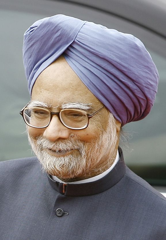 Photograph of Dr Manmohan Singh in a blue turban, 2007
