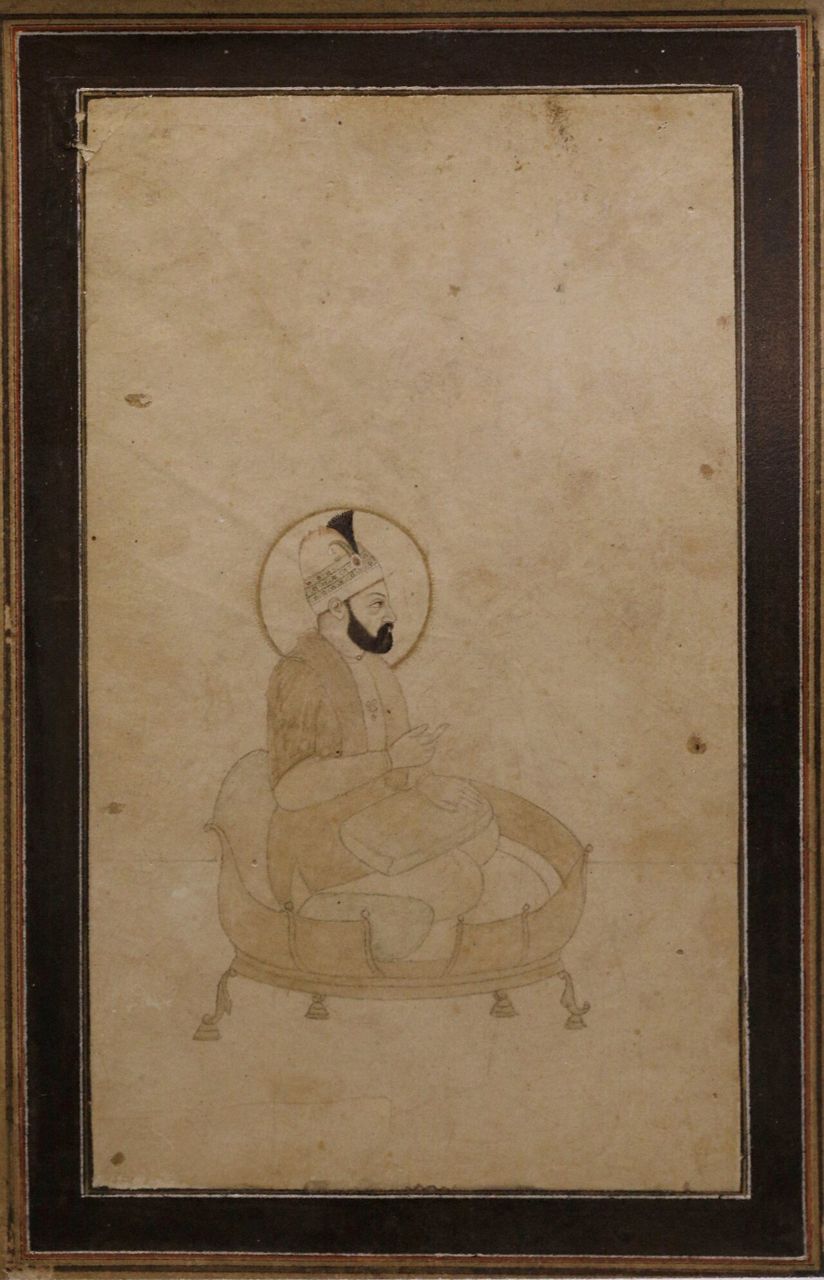 ਗੂੜ੍ਹੇ ਫ਼ਰੇਮ ਵਿੱਚ ਬੈਠੇ ਅਹਿਮਦ ਸ਼ਾਹ ਅਬਦਾਲੀ ਦਾ ਫਿੱਕਾ ਪੁਰਾਣਾ ਚਿੱਤਰ